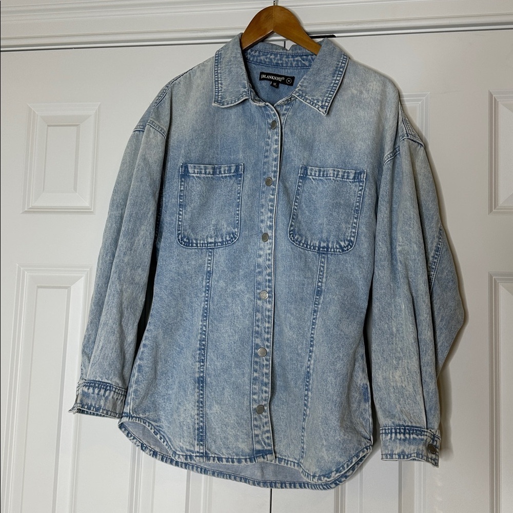 BLANKNYC Cinched Back Denim Shirt SzM Like New - Picture 2 of 5